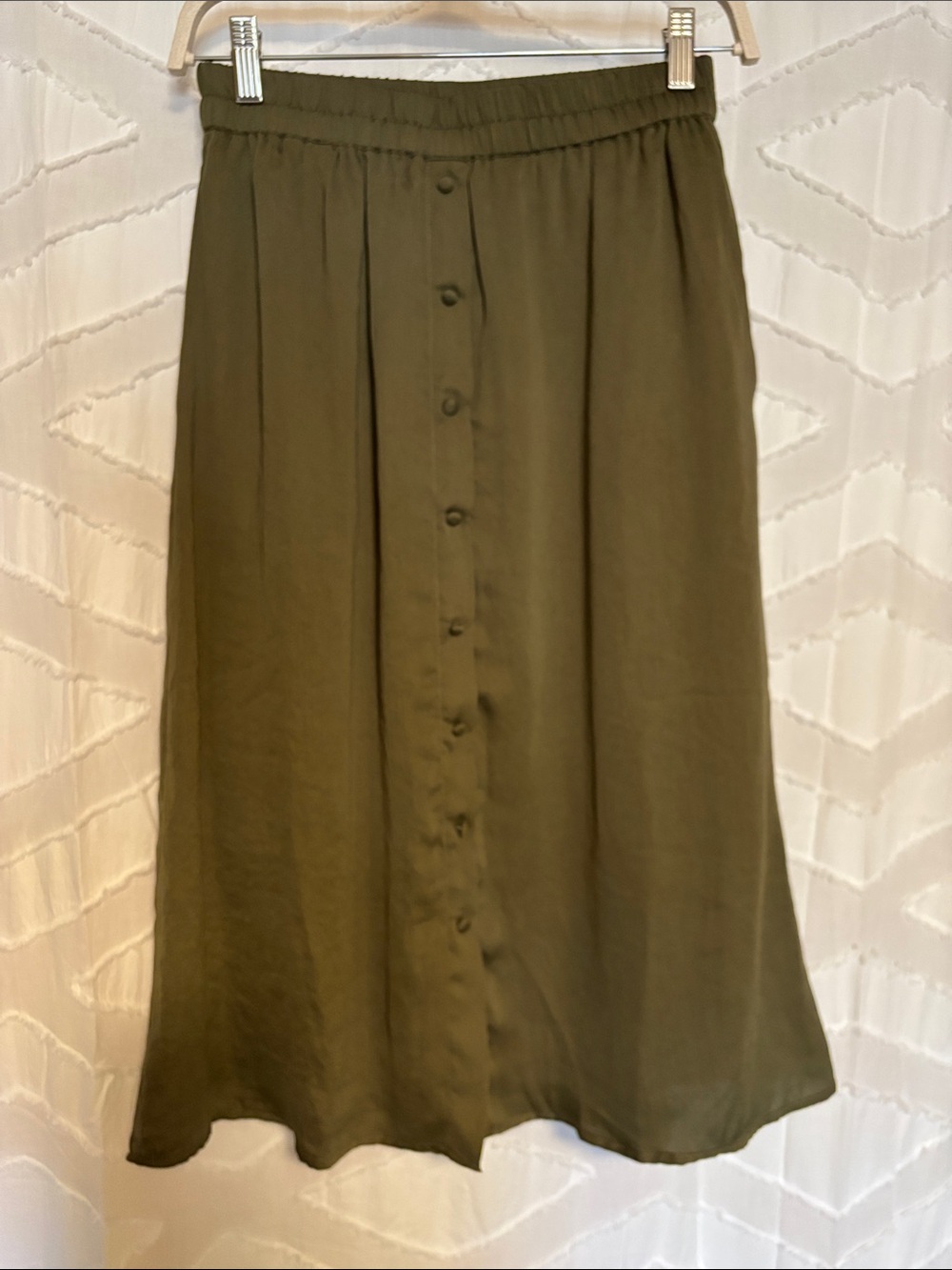 Classic Olive Button-Front Midi Skirt